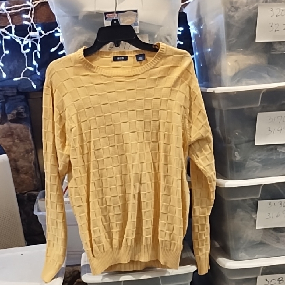 Izod Men's Crewneck Sweater in Light Yellow